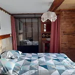 ベッド・アンド・ブレックファスト Le Mont De La Source Lafarre (Haute-Loire)