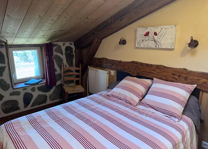 Couette-café Le Mont De La Source